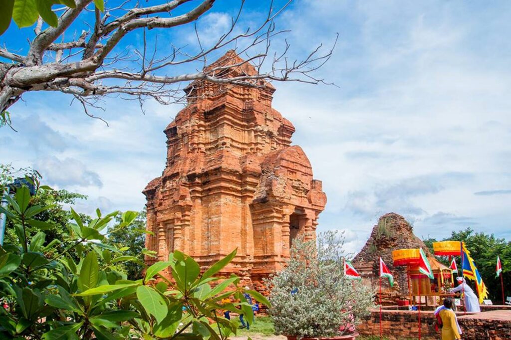 thap-cham-poshanu-phan-thiet