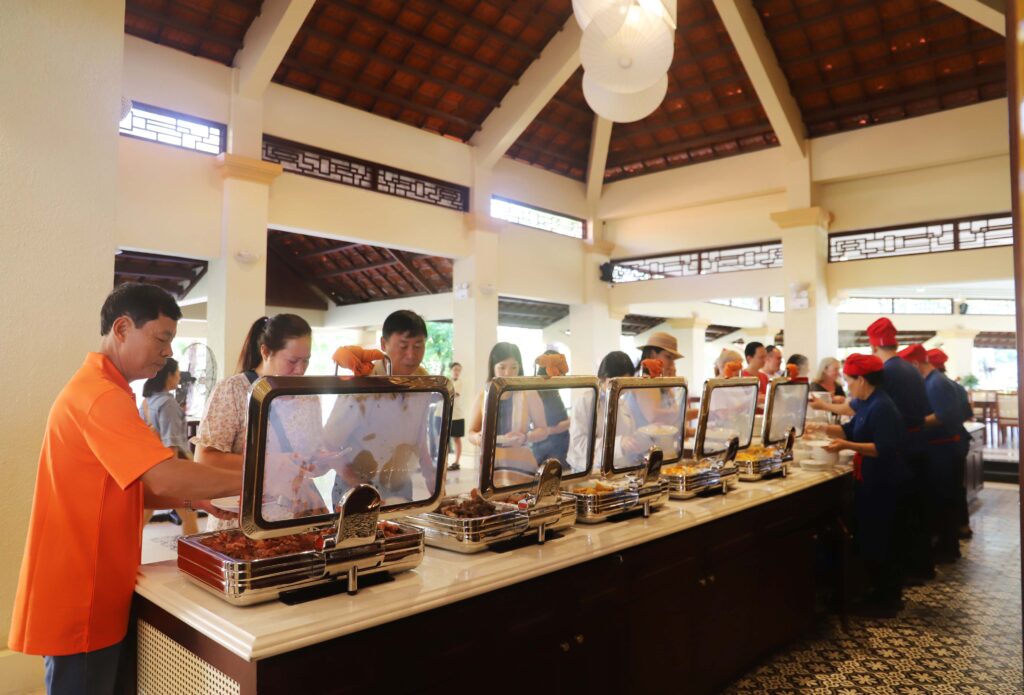 sunny-beach-resort-spa-breakfast